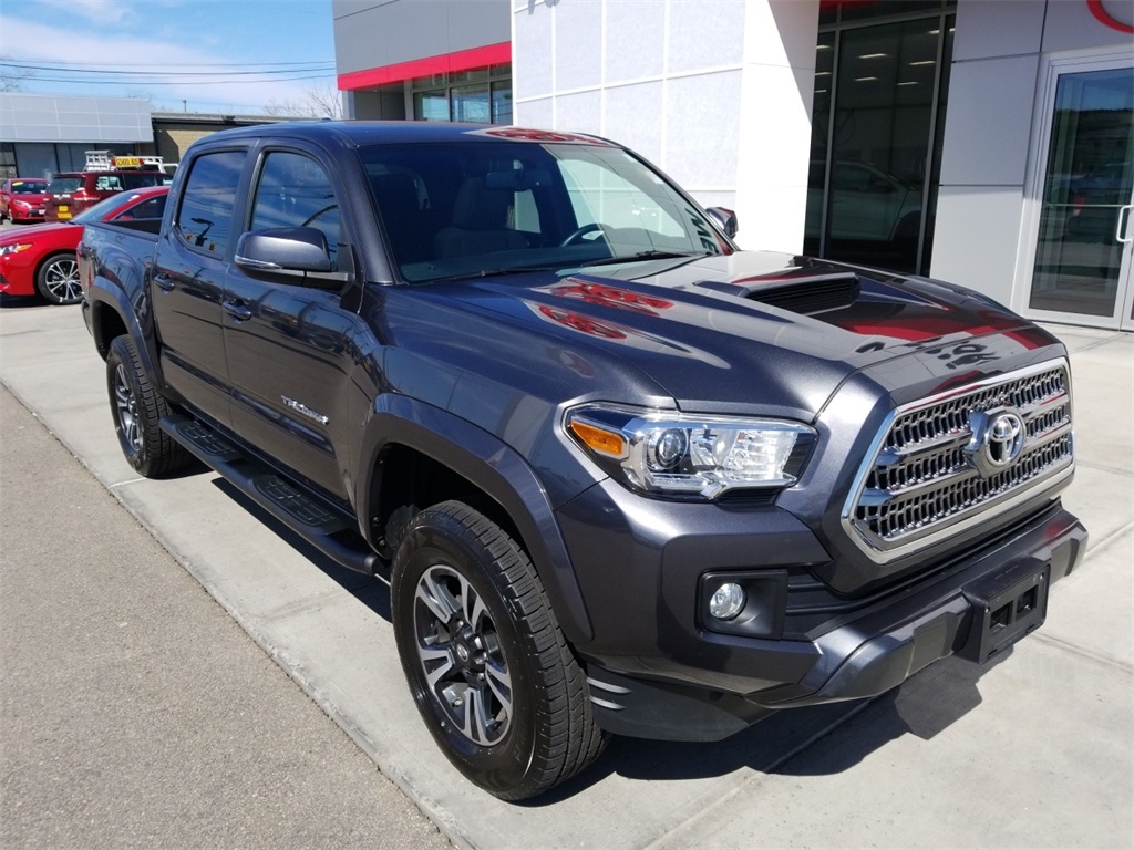 Pre Owned 2016 Toyota Tacoma Trd Sport 4d Double Cab In Westborough Pre Owned 2016 Toyota Tacoma Trd Sport