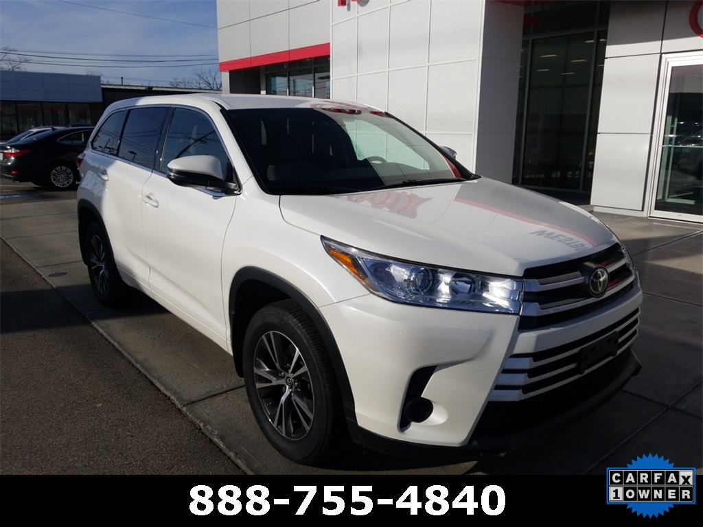 Pre Owned 2017 Toyota Highlander Le 4d Sport Utility In Westborough Pre Owned 2017 Toyota Highlander Le